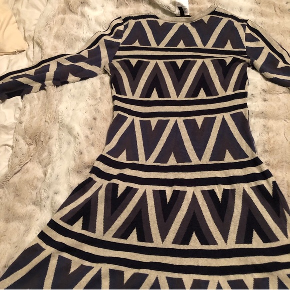 BCBG Malina sweater dress size M - Picture 7 of 8